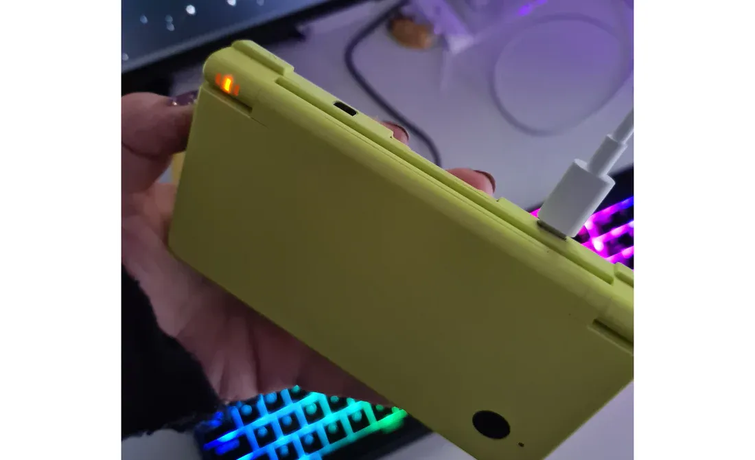 DSi USB C